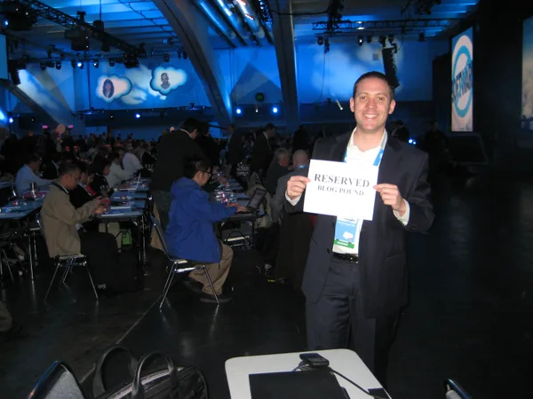 At #df09 keynote, sitting in the Blog Pound
