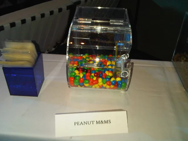 Caution May contain nuts #df09tu