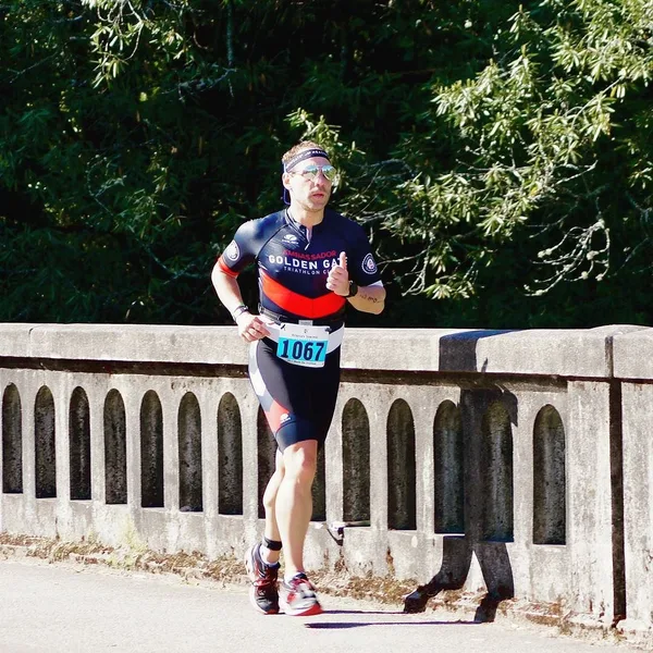 On the run this weekend doing my best @jessemthomas impression on my way to the podium!