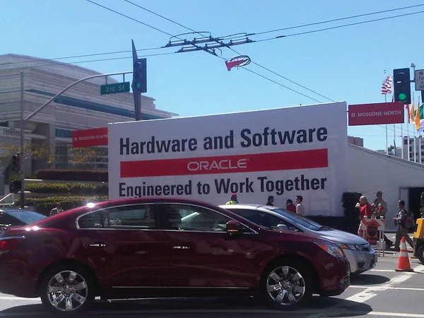 Oracle requires hardware AND software. Salesforce: the Un-Oracle