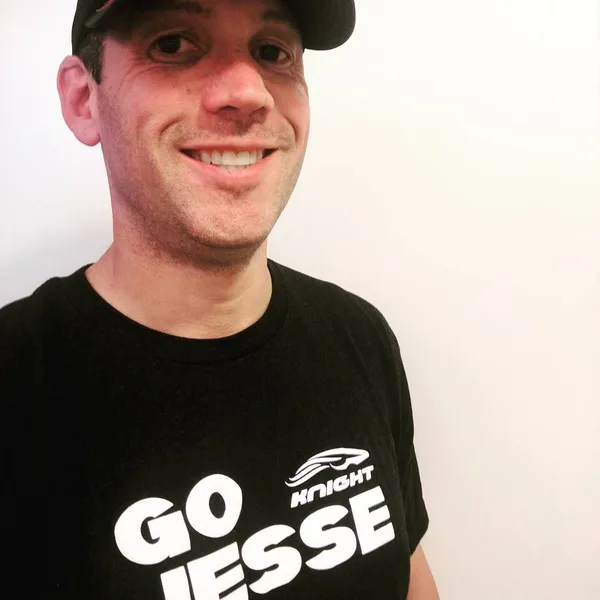 Sending much luck to @jessemthomas at Kona tomorrow! I'll eat a few Picky Bars for you!!